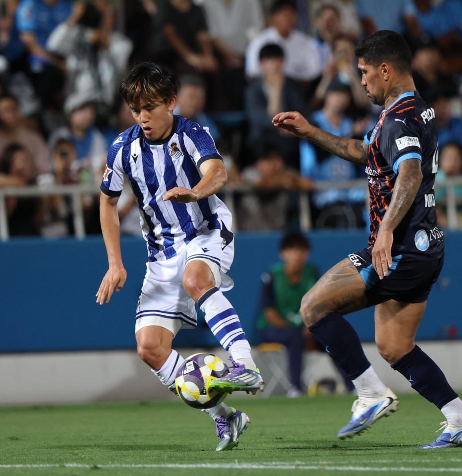 　前半、攻め込むレアル・ソシエダ－ドの久保建英（撮影・金田祐二）