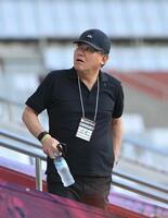 　スタンドに姿を見せた楽天グループの三木谷浩史会長兼社長（撮影・西田忠信）