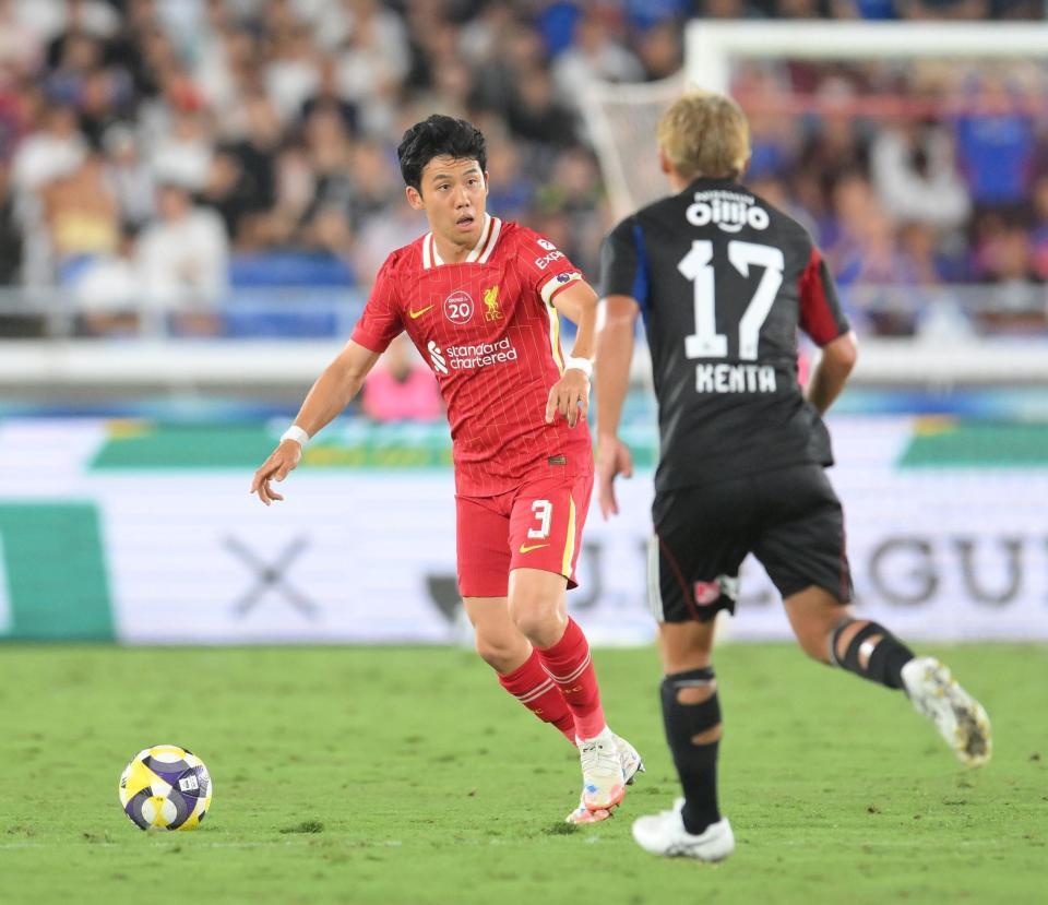 　後半から途中出場したリバプールの遠藤航（撮影・伊藤笙子）