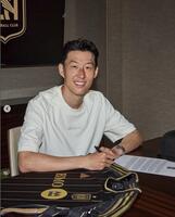 　ロサンゼルスＦＣの公式インスタグラム＠ｌａｆｃより　孫興民がトットナムからＬＡＦＣへ移籍を発表