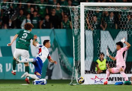 Ｊ１、浦和が横浜ＦＣ下し６位　東京Ｖは競り勝つ