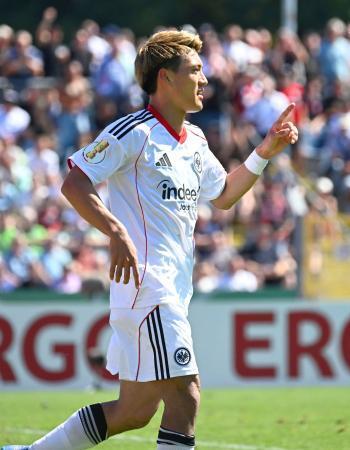 堂安２ゴール、鈴木無失点　守田は後半途中交代、サッカー