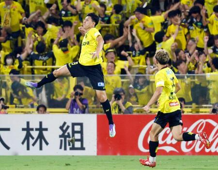 Ｊ１柏　暫定首位浮上！　プラン通りの逆転劇　ＭＦ小西「（相手の）足がほぼ止まっていた。どこかで突破できると思っていた」