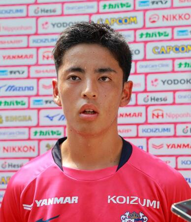 日本代表ＭＦ久保建英の弟・瑛史が練習試合初出場　１本目は慣れない左センターバックで苦戦「チームにもっと加わっていけるように」