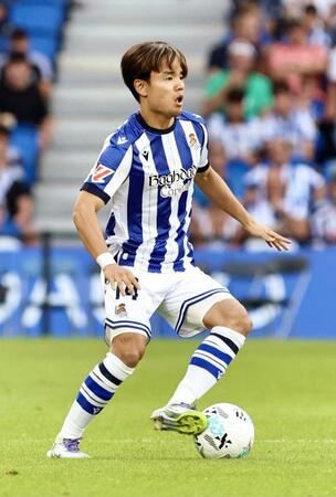 　エスパニョール戦の前半、攻め込むレアル・ソシエダードの久保（共同）