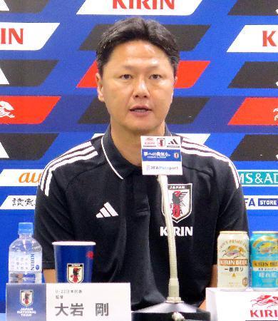 　記者会見するＵ-２２日本代表の大岩監督＝２９日、東京都文京区