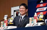 　記者からの質問に笑顔で答える日本代表・森保一監督（撮影・佐藤厚）