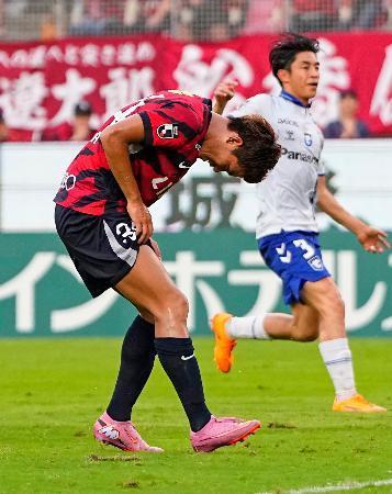 Ｊ１、首位の鹿島が分ける　Ｇ大阪と０-０
