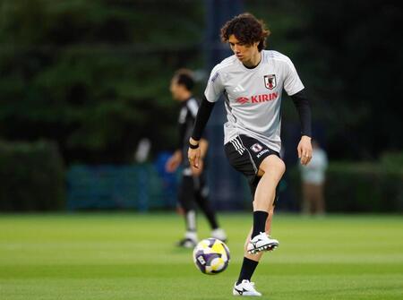 　パラグアイとブラジルとの国際親善試合に向け、調整する田中