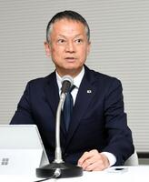 　記者からの質問に答えるＪＦＡ・湯川和之専務理事（撮影・佐藤厚）