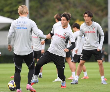 サッカー日本　久保欠場濃厚ピンチ！鎌田中心で乗り越える　鎌田「明らかに改善しないと」積極的攻撃姿勢を共有　１０日パラグアイ戦