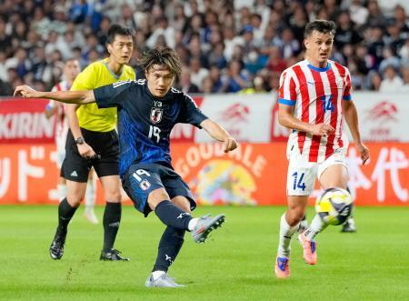 日本、前半は１-１　サッカー、パラグアイ戦