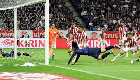 日本がパラグアイと2-2 後半追加タイムに上田が劇的同点弾 前半26分には小川が3戦ぶりゴールマウスこじ開ける