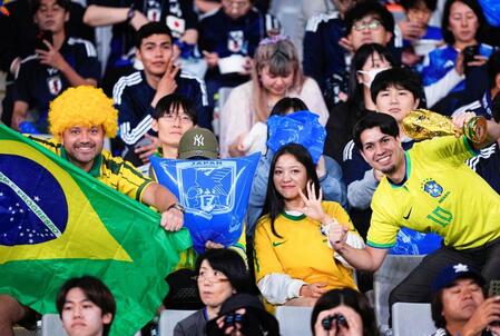 　日本戦に駆けつけたブラジルサポーターら＝味の素スタジアム