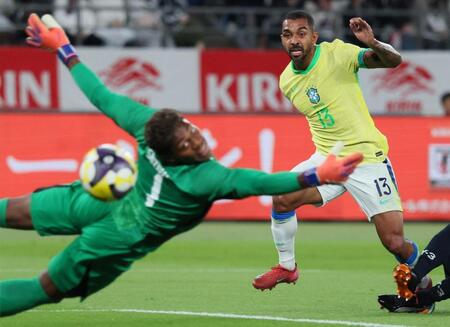 　前半、先制ゴールを決めるパウロエンリケ（撮影・石井剣太郎）