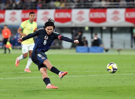 【写真】南野がゴールを決めた直後、堂安が駆け寄る表情がめちゃくちゃいい！