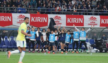 ブラジル地元メディアも衝撃「アジアチームに２６年間無敗だった記録も途絶えた」２失点に絡んだＤＦには「日本代表ユニホームを着せてあげよう」