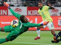 　前半、先制ゴールを決めるパウロエンリケ（撮影・石井剣太郎）