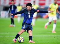 　後半、ゴールを決める南野