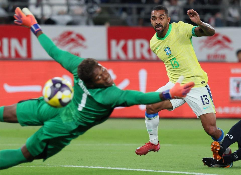 　前半、先制ゴールを決めるパウロエンリケ（撮影・石井剣太郎）