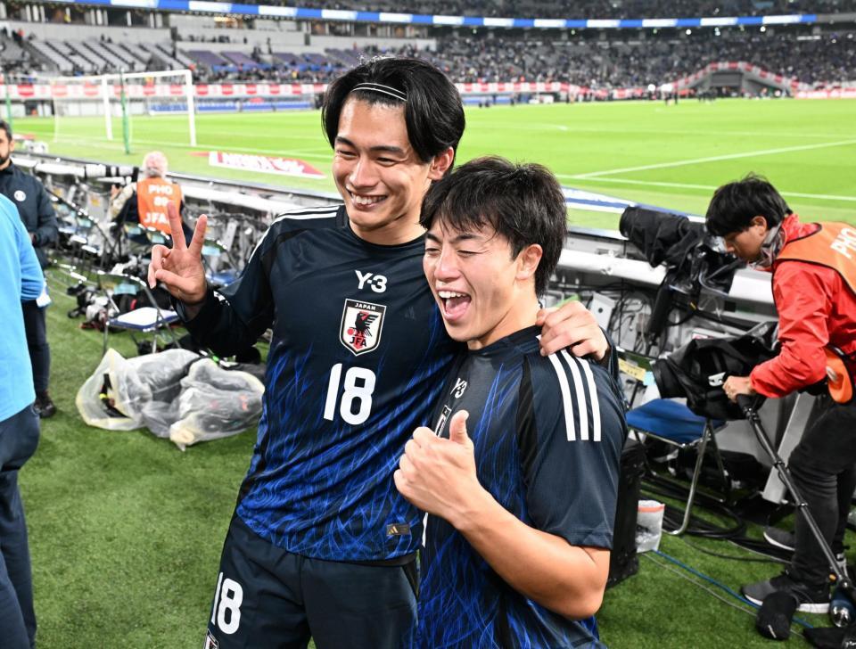 　ブラジルに勝利し笑顔の上田（左）と相馬