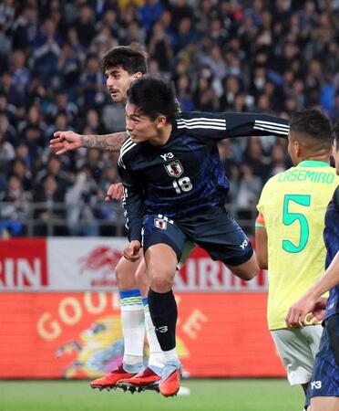 　後半、勝ち越しゴールを決める上田綺世（撮影・石井剣太郎）