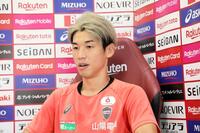 　オンライン取材に応じる神戸・大迫©ＶＩＳＳＥＬ　ＫＯＢＥ