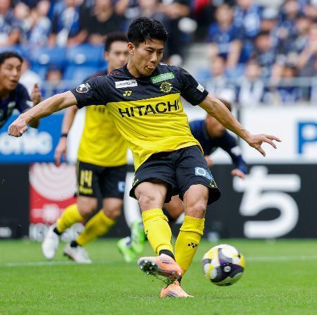 Ｊ１、柏５ゴールで首位と３差　横浜Ｍなど勝つ