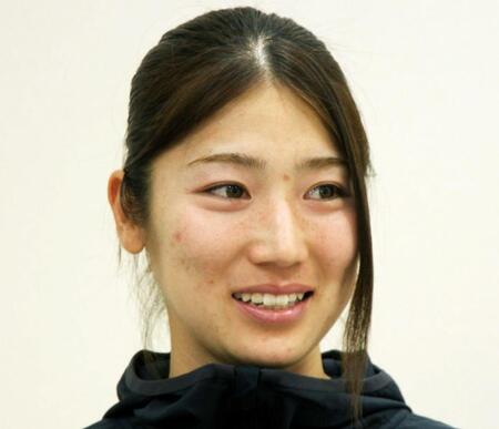 「これはかわいすぎる」美女サッカー選手の大変身に反響「似合っててかっこいい」「悪いことしてないけど職質受けてみたい」