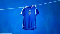 　サッカー日本代表の新ユニホーム　©ａｄｉｄａｓ　ｉｓ　ｔｈｅ　ｏｆｆｉｃｉａｌ　ｓｕｐｐｌｉｅｒ　ｏｆ　ｔｈｅ　Ｊａｐａｎ　Ｎａｔｉｏｎａｌ　Ｔｅａｍ