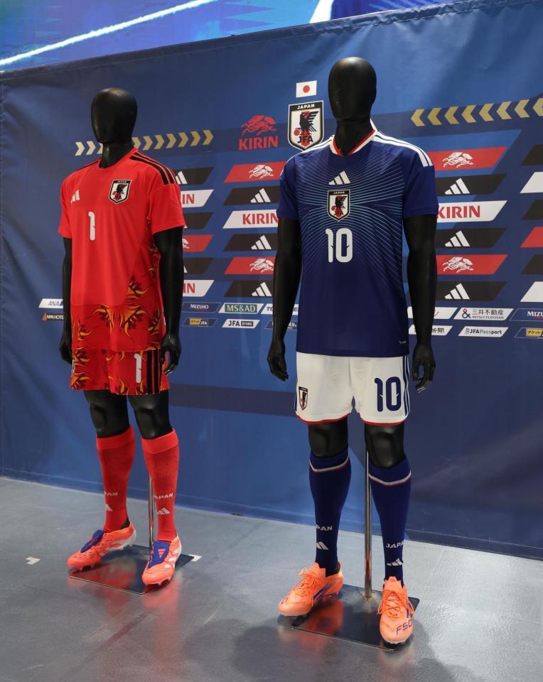 　サッカー日本代表の新ユニホーム