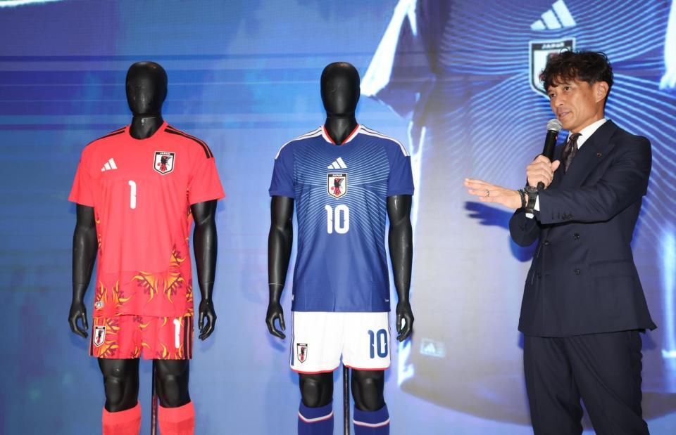 　サッカー日本代表の新ユニホームを発表した宮本恒靖会長（撮影・金田祐二）