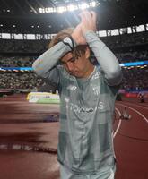 　試合を終え引き揚げるＦＣ東京・安斎颯馬（撮影・石井剣太郎）