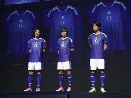 【写真】代表新ユニを着て登場していた南野拓実　本番でも着ている姿が見たい