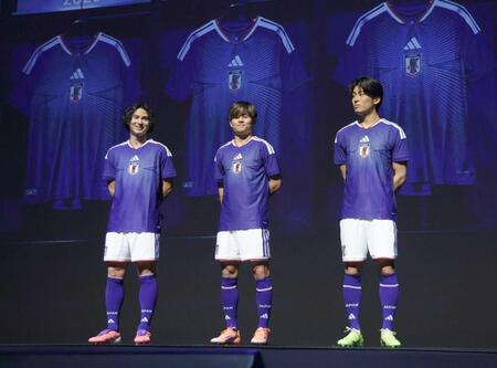 日本代表・久保建英「僕がデザイナーじゃなくてよかった」新“水平線”ユニホーム姿を初披露