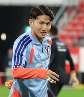 　ガーナ戦に向けて調整する渡辺