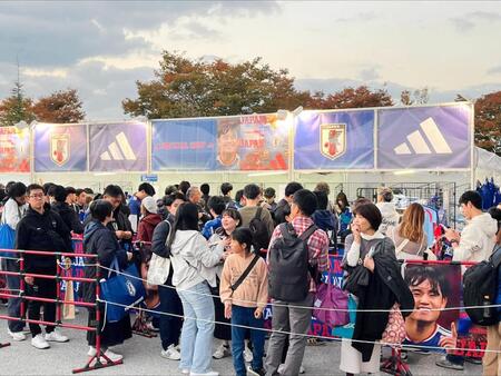 　ガーナ戦の会場、愛知・豊田スタジアムでは新ユニホームが販売　長蛇の列が形成された