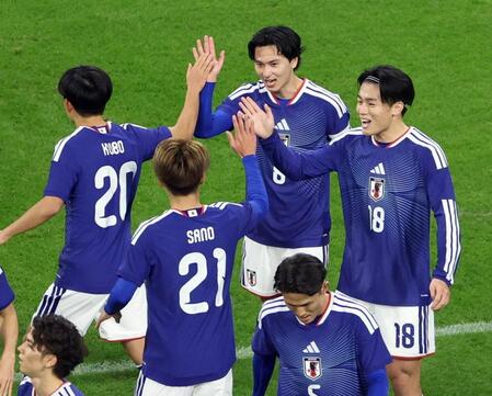 森保ジャパンが1-0リードで前半終了 南野が鮮やか先制弾で代表歴代8位タイ通算26得点目 親善試合・ガーナ戦