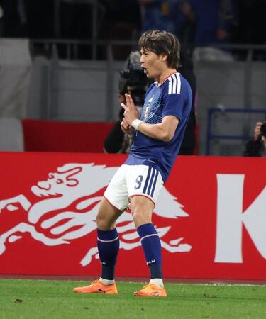 　後半、ゴールを決めポーズをきめる町野修斗（撮影・金田祐二）