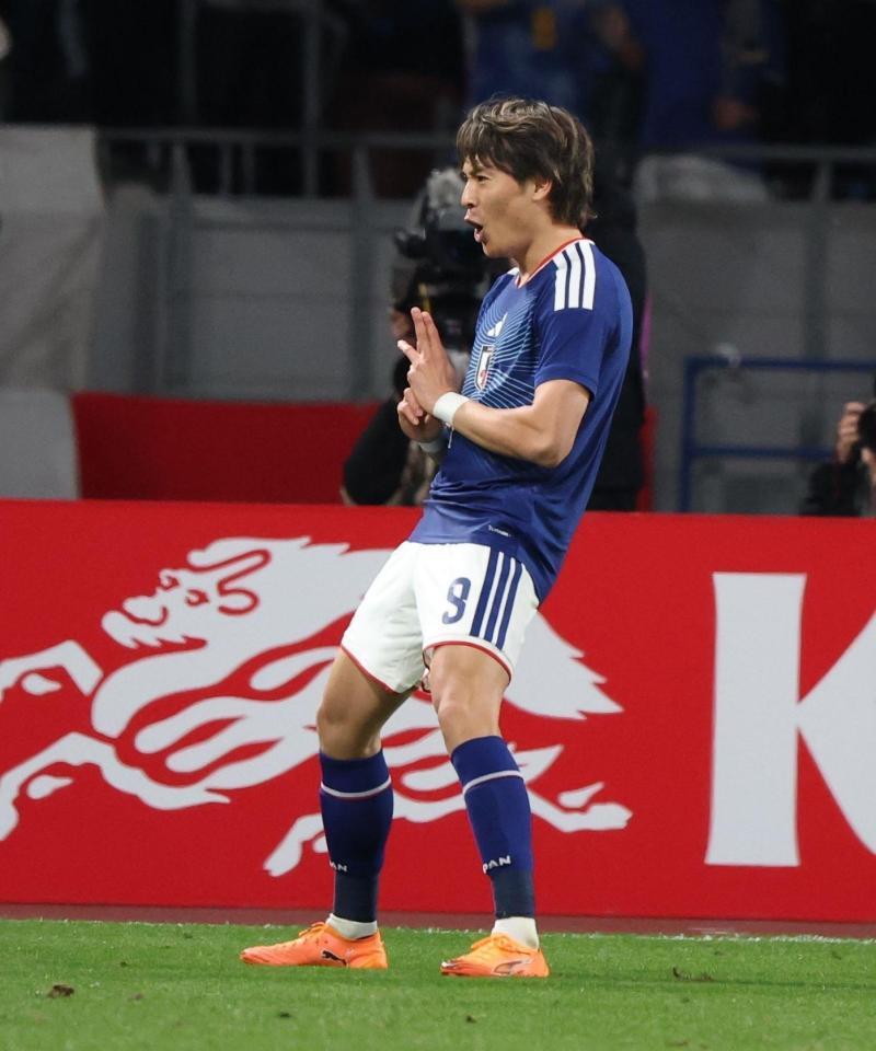 　後半、ゴールを決めポーズをきめる町野修斗（撮影・金田祐二）