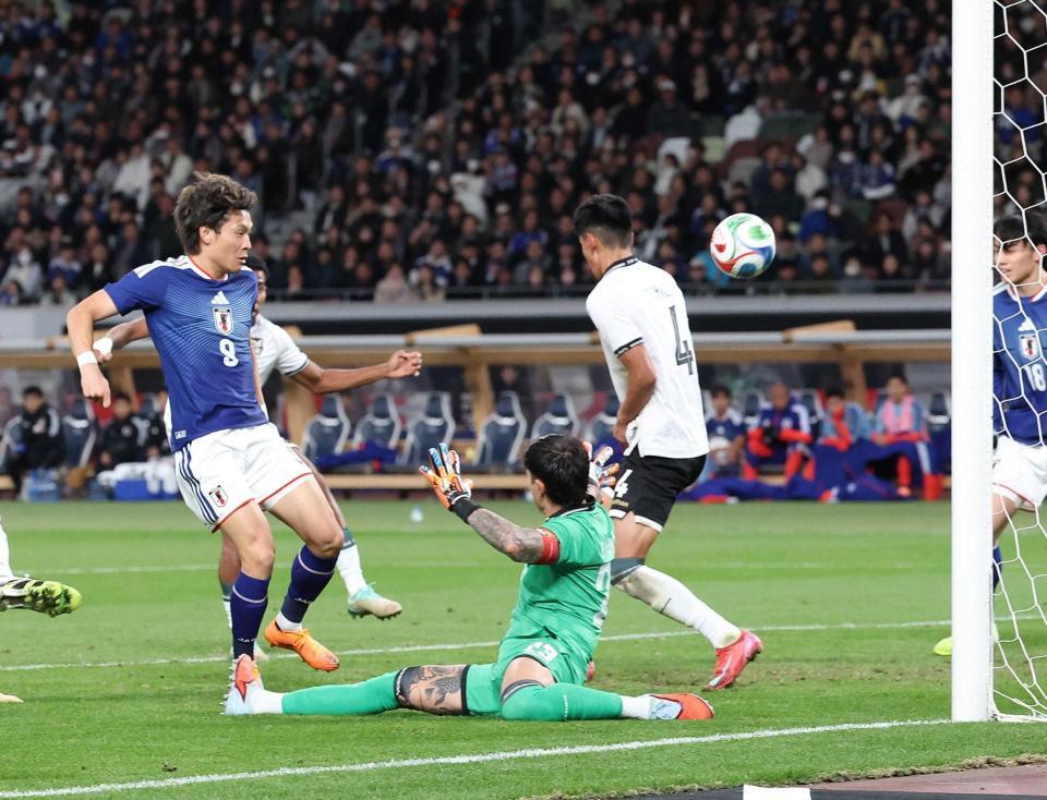 　後半ゴールを決める町野