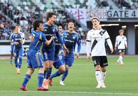 天皇杯決勝　観衆は３万１４１４人　昨年のＧ大阪－神戸は５６８２４人　国立のスタンドは空席目立つ