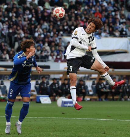 　後半、ゴールを決める神戸・宮代大聖（撮影・金田祐二）