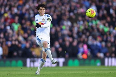 リーズの田中碧は途中出場後退く　サッカーのプレミアリーグ