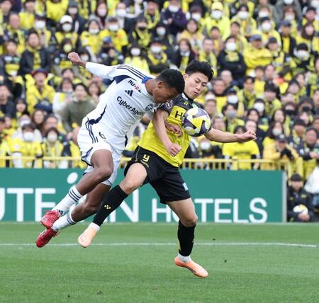 柏は涙のＶ逸　古賀「勝ち点１差を来季どれだけ埋められるか」