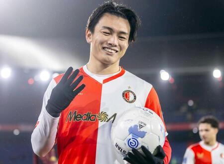 　ズウォレに大勝し喜ぶ（ゲッティ＝共同）