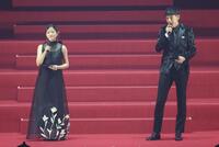 　司会を務める中川絵美里（左）とハリー杉山（撮影・石井剣太郎）