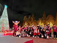 　点灯式にサンタクロース姿で出席した神戸ＭＦ佐々木