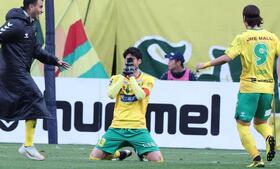 　Ｊ１昇格に涙の千葉・鈴木大輔（撮影・金田祐二）