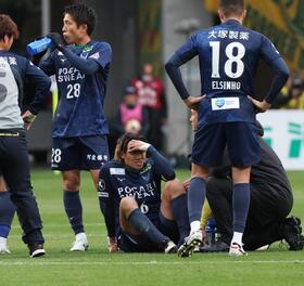 　後半、負傷交代の徳島・渡大生（撮影・金田祐二）